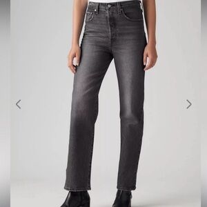Levi’s Ribcage Straight Ankle Jeans